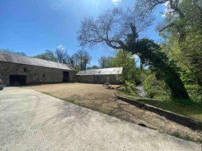 Crymlyn barn